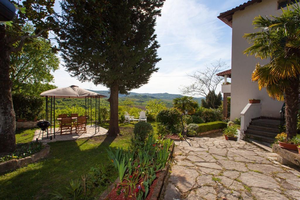 Apartments Garden Motovun Pokoj fotografie